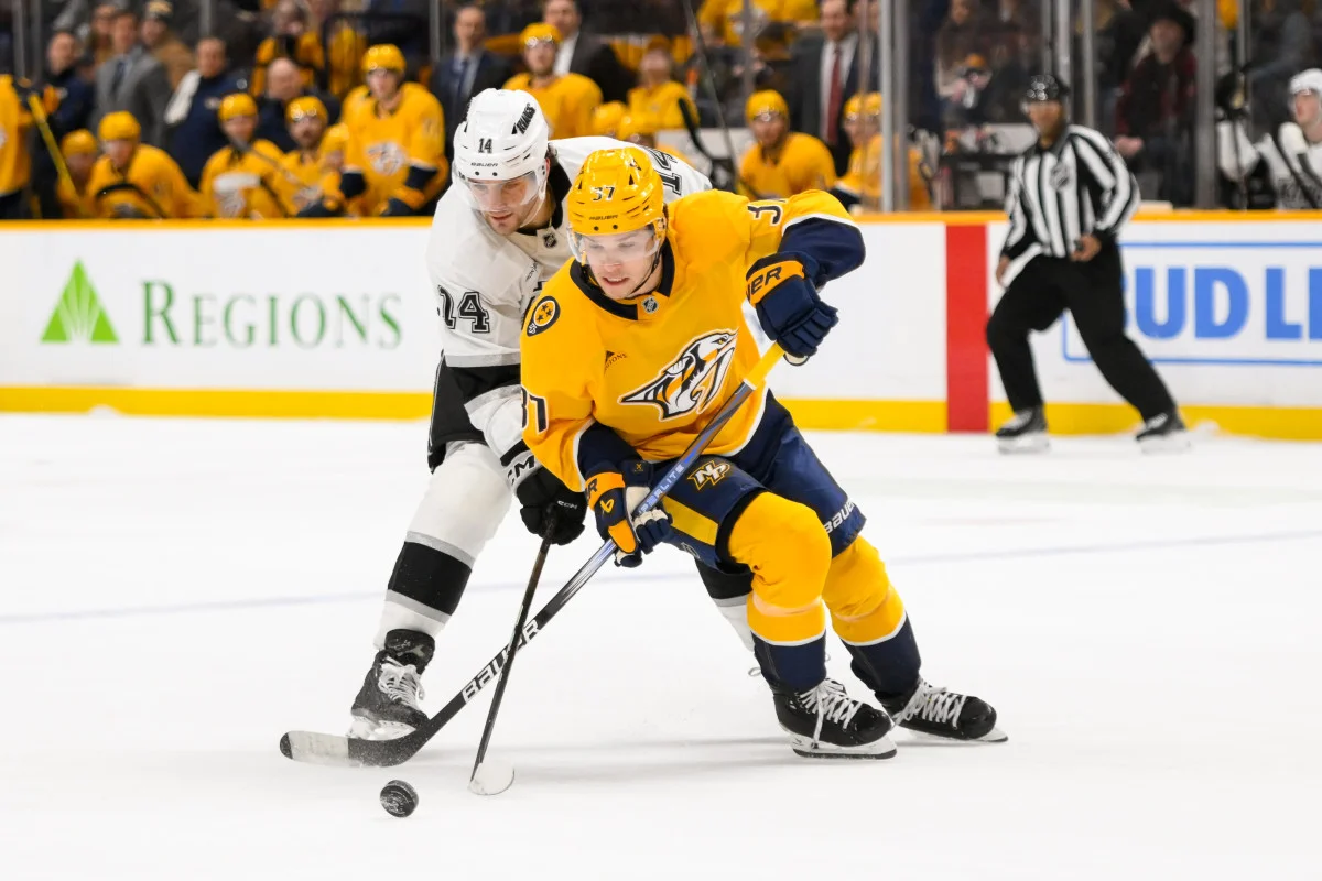 NHL roundup: Predators stun Kings, Islanders hit Maple Leafs for six