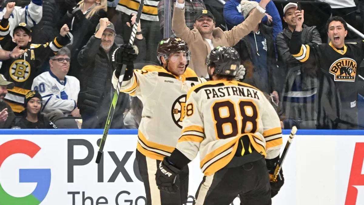 NHL roundup: Boston Bruins blow late lead, drop Maple Leafs in overtime
