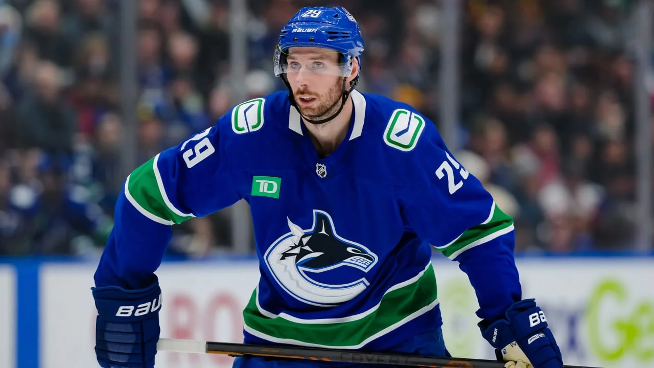 Vancouver Canucks sign Marcus Pettersson to six-year extension worth $33 million
