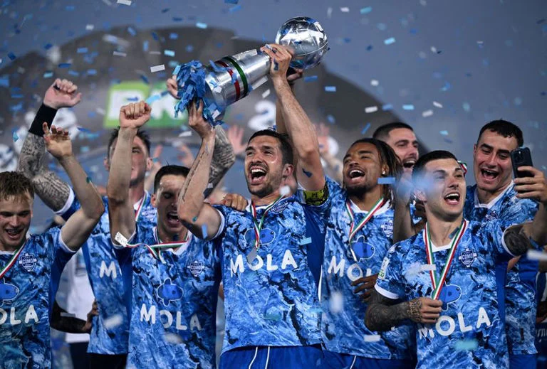 Parma, Como gain promotion to Serie A