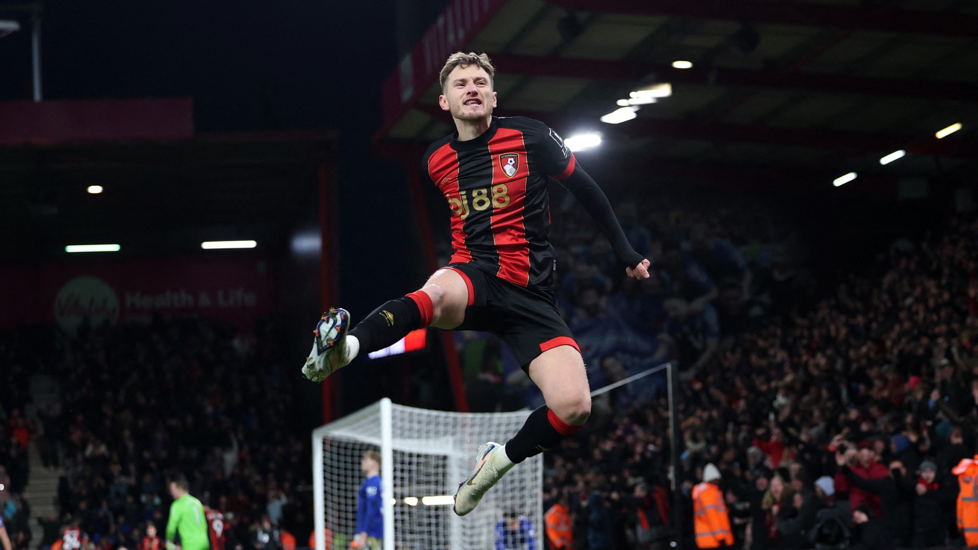Bournemouth 1-0 Everton: Brooks strike late winner as Cherries edge past dogged Toffees