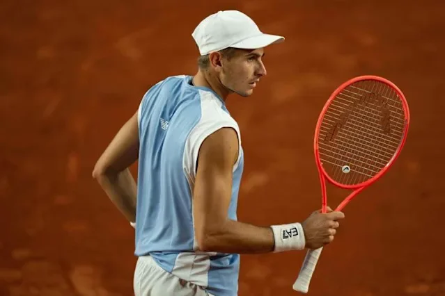 Arnaldi advances to French Open semi-finals as Berrettini retires hurt