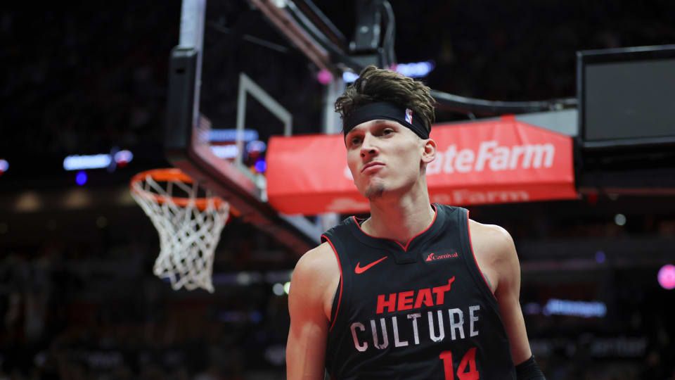 Miami Heat defeat Washington Wizards 121-114, snapping a four-game losing streak.