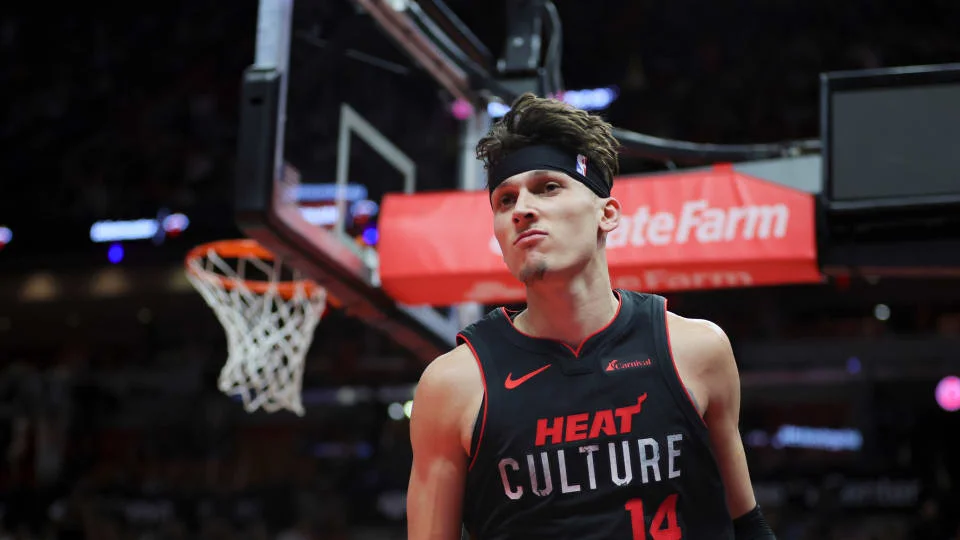 Miami Heat defeat Washington Wizards 121-114, snapping a four-game losing streak.