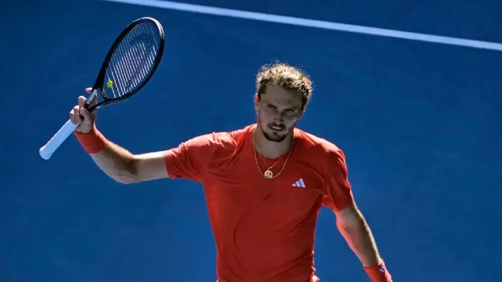 Alexander Zverev advances to Australian Open semi-finals after dominant win over Tommy Paul