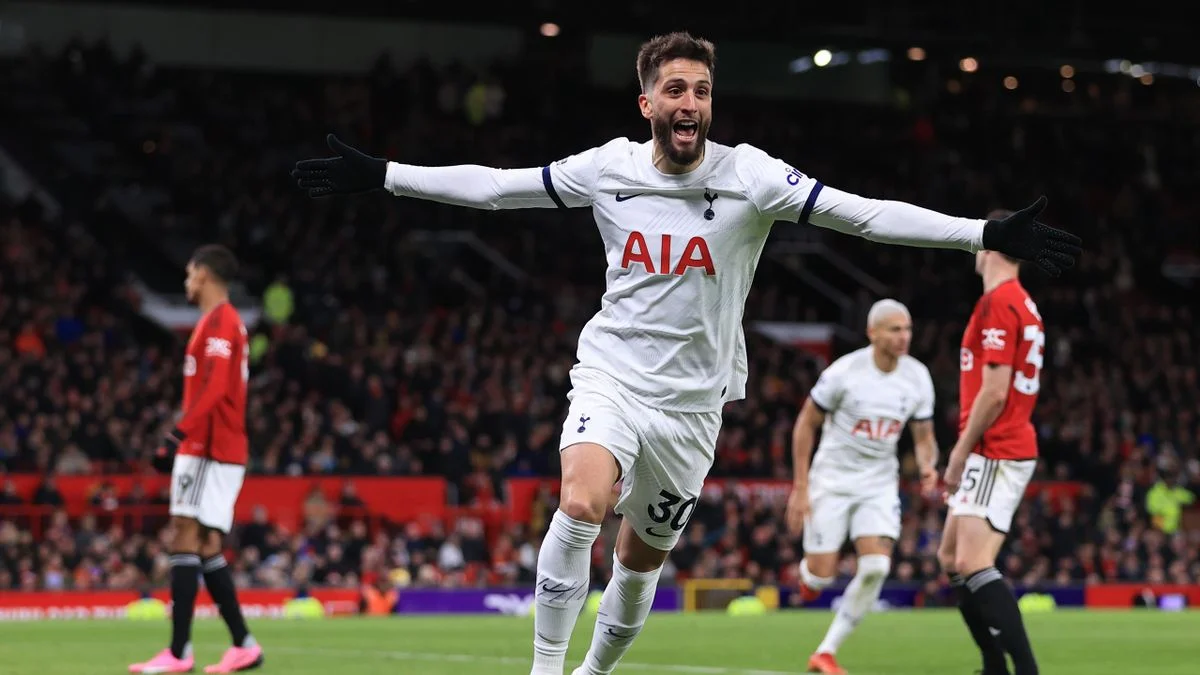 Manchester United 2-2 Tottenham: Spurs fight back twice to draw at Old Trafford; miss chance to enter Top four