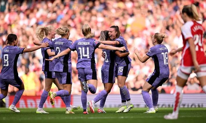 WSL: Liverpool stun Arsenal in front of record WSL attendance