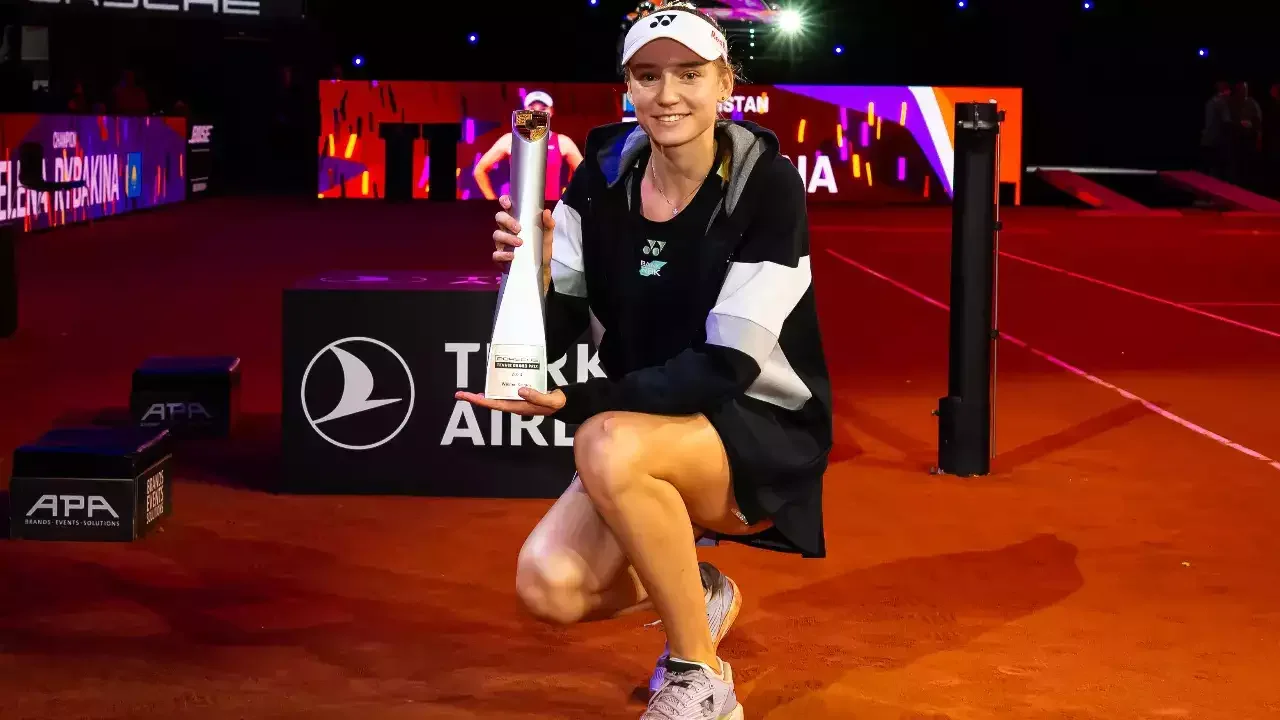 Elena Rybakina strolls to Stuttgart title in straight-sets win over Marta Kostyuk