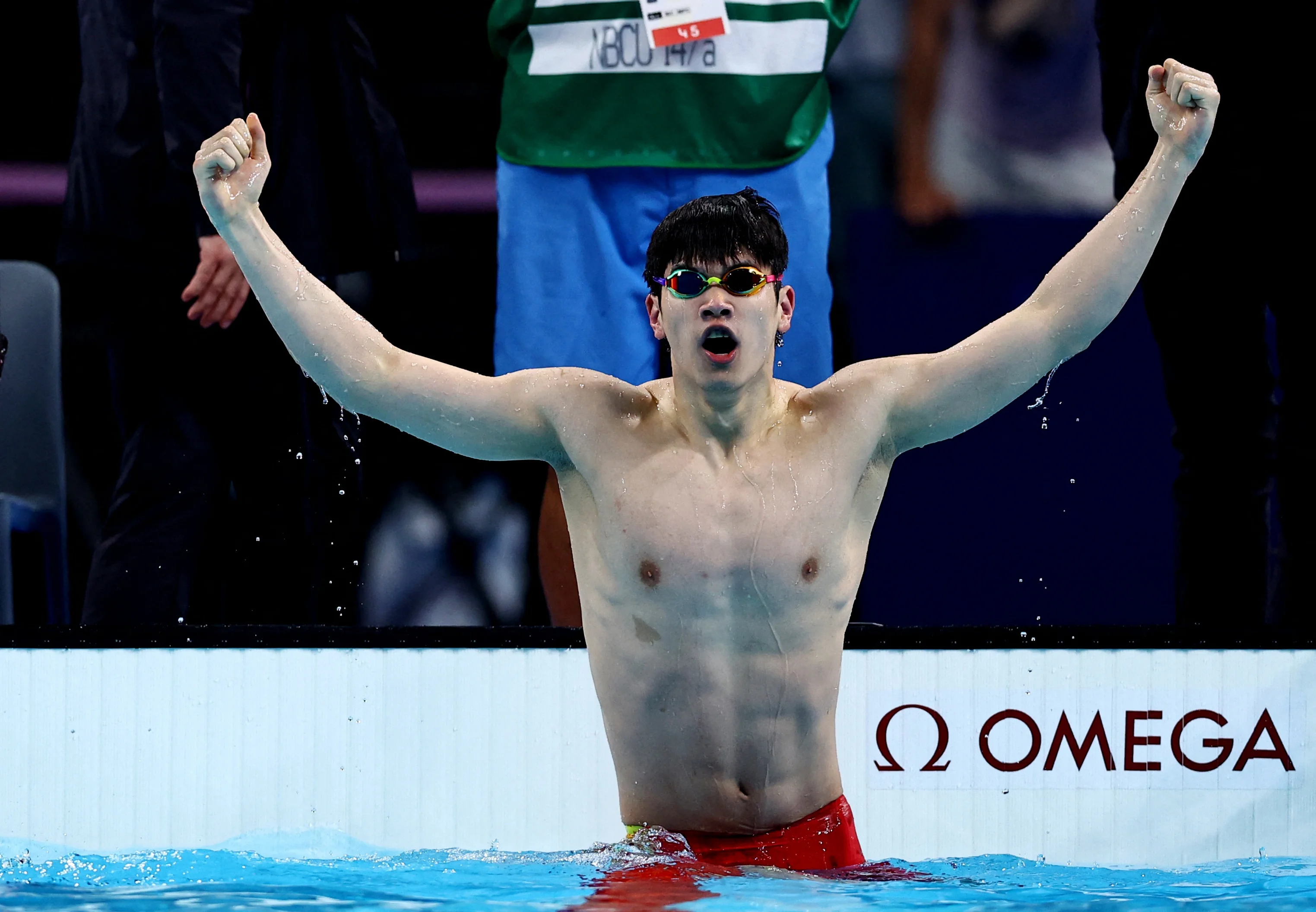 Pan smashes own 100m freestyle world record for gold