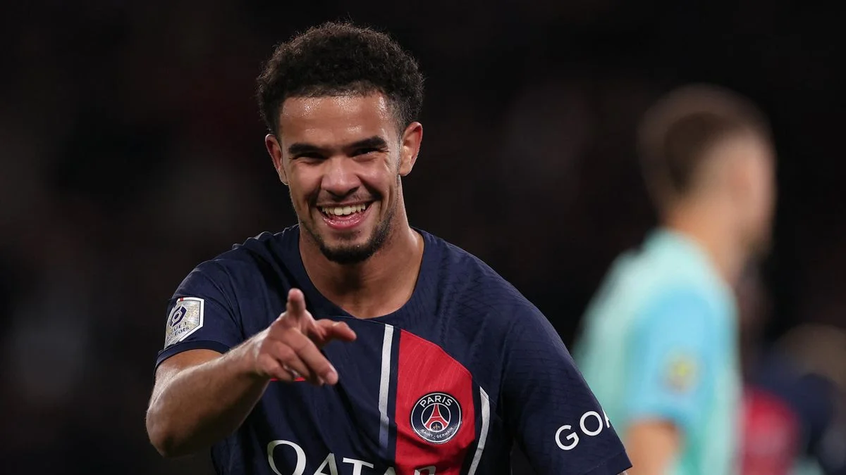 PSG go top with convincing victory over Montpellier