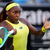 Coco Gauff powers into Australian Open 4th round with dominant win over Leylah Fernandez