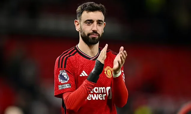 Fernandes says he'll leave if he feels unwanted at Manchester United amid Bayern links
