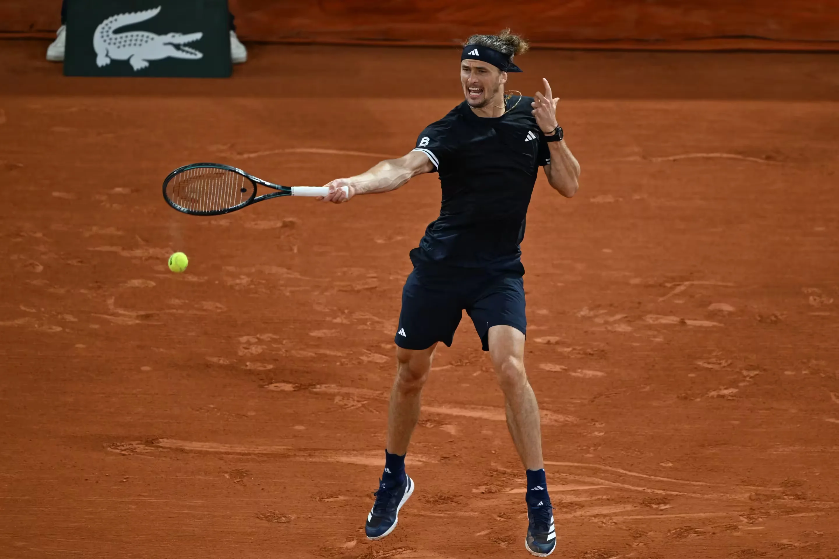 Zverev overpowers Jodar to reach fifth Roland Garros semi-final