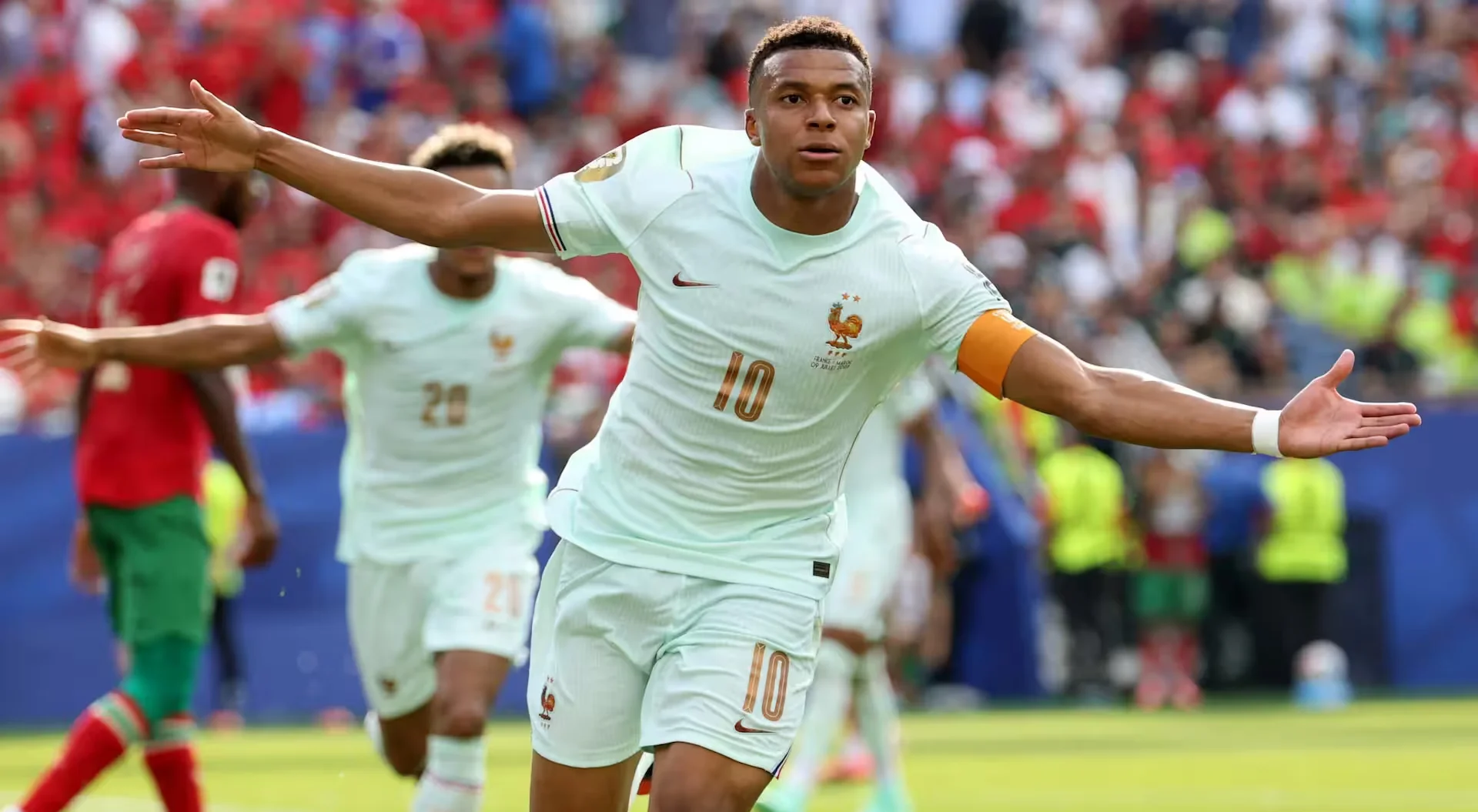 Mbappe, Dembele fire France into World Cup semi-finals