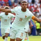 Mbappe, Dembele fire France into World Cup semi-finals