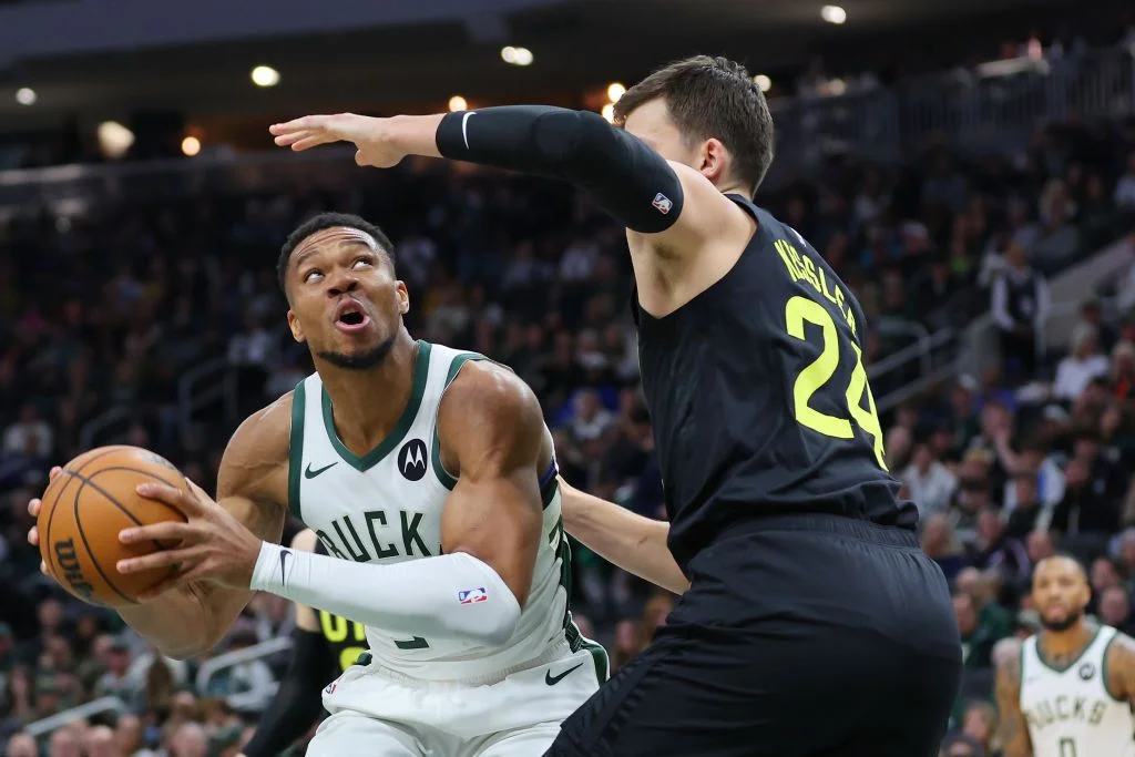 NBA roundup: Bucks end six-game losing streak, Timberwolves dominate in Chicago