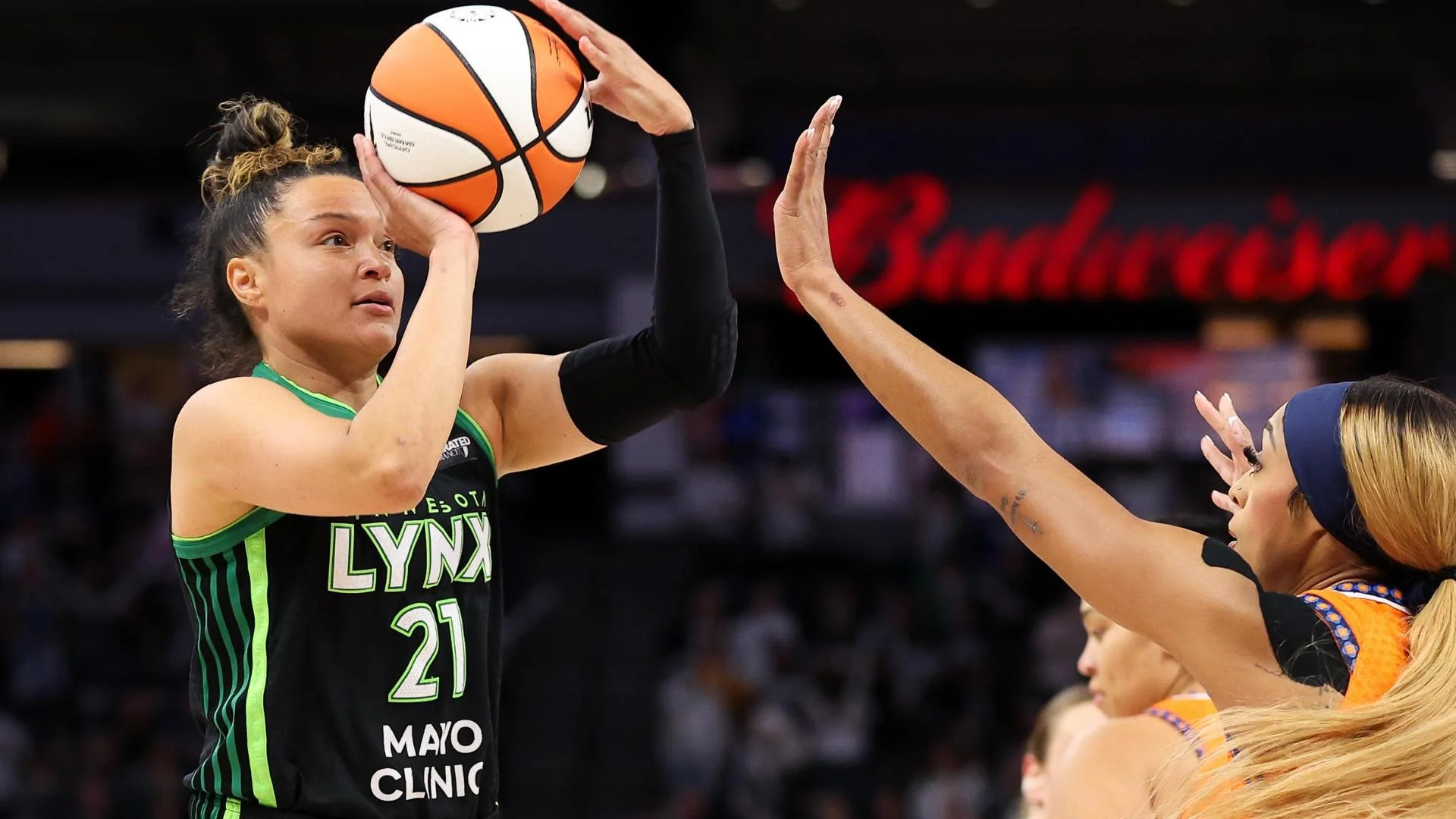 Lynx top Sun 77-70 in Game 2 to even WNBA semifinals behind Collier’s supporting cast
