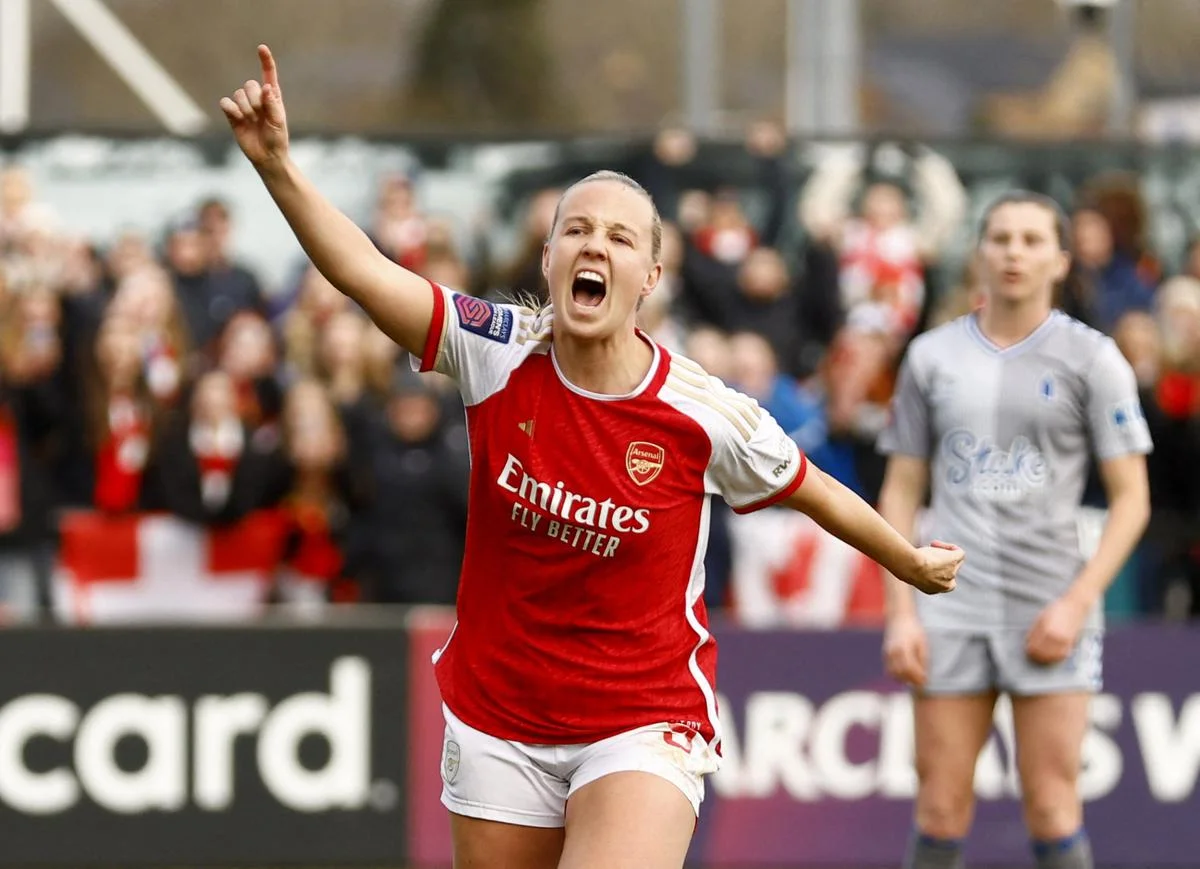 WSL: Mead on target as Arsenal defeat Everton to move up to second
