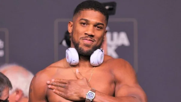 Anthony Joshua discharged from Hospital after fatal Ogun road accident