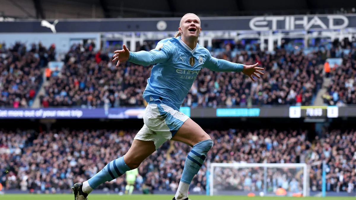 Manchester City 2-0 Everton: Haaland scores twice as City defeat Toffees to go top