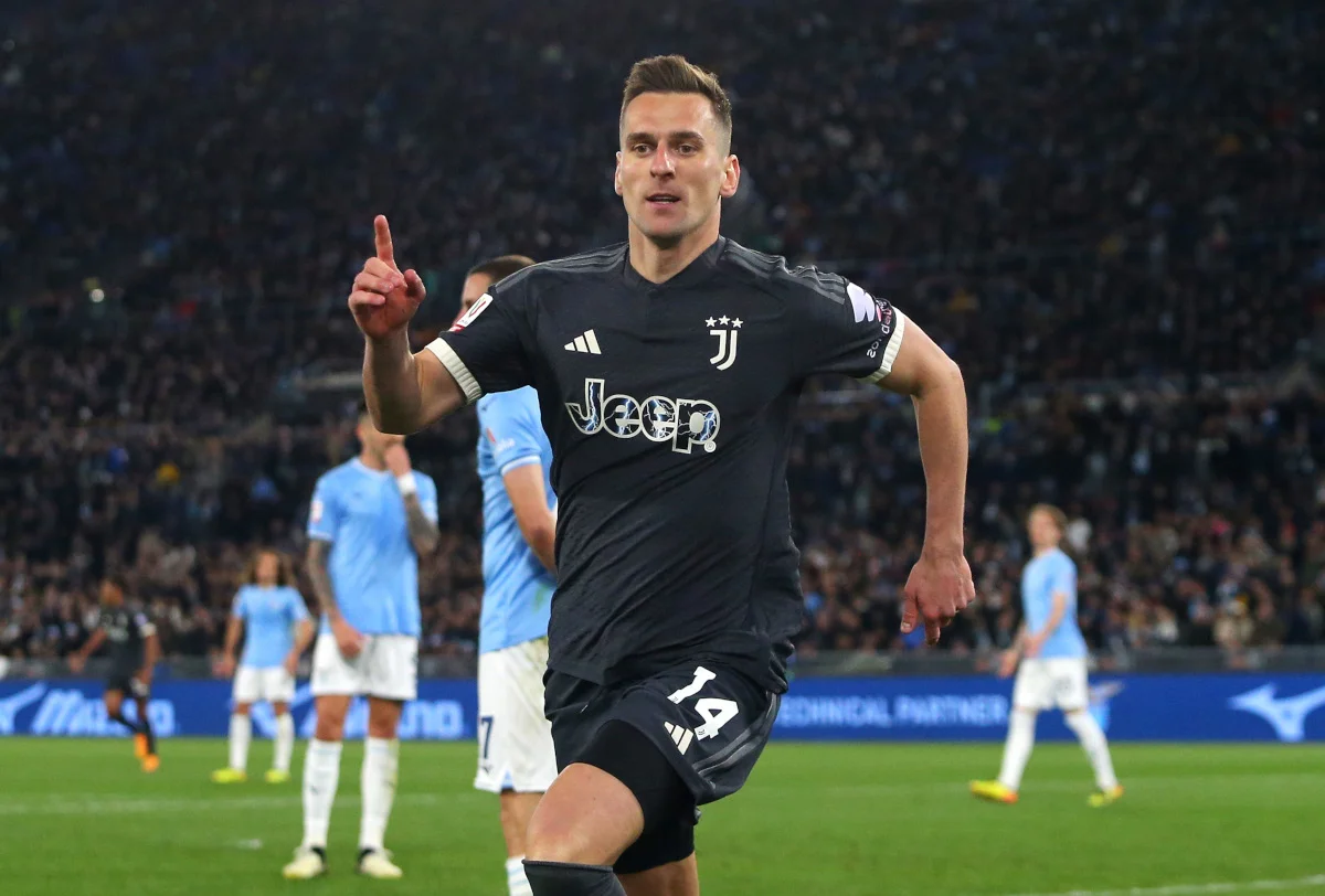 Milik strike sends Juventus into Coppa Italia final despite loss to Lazio