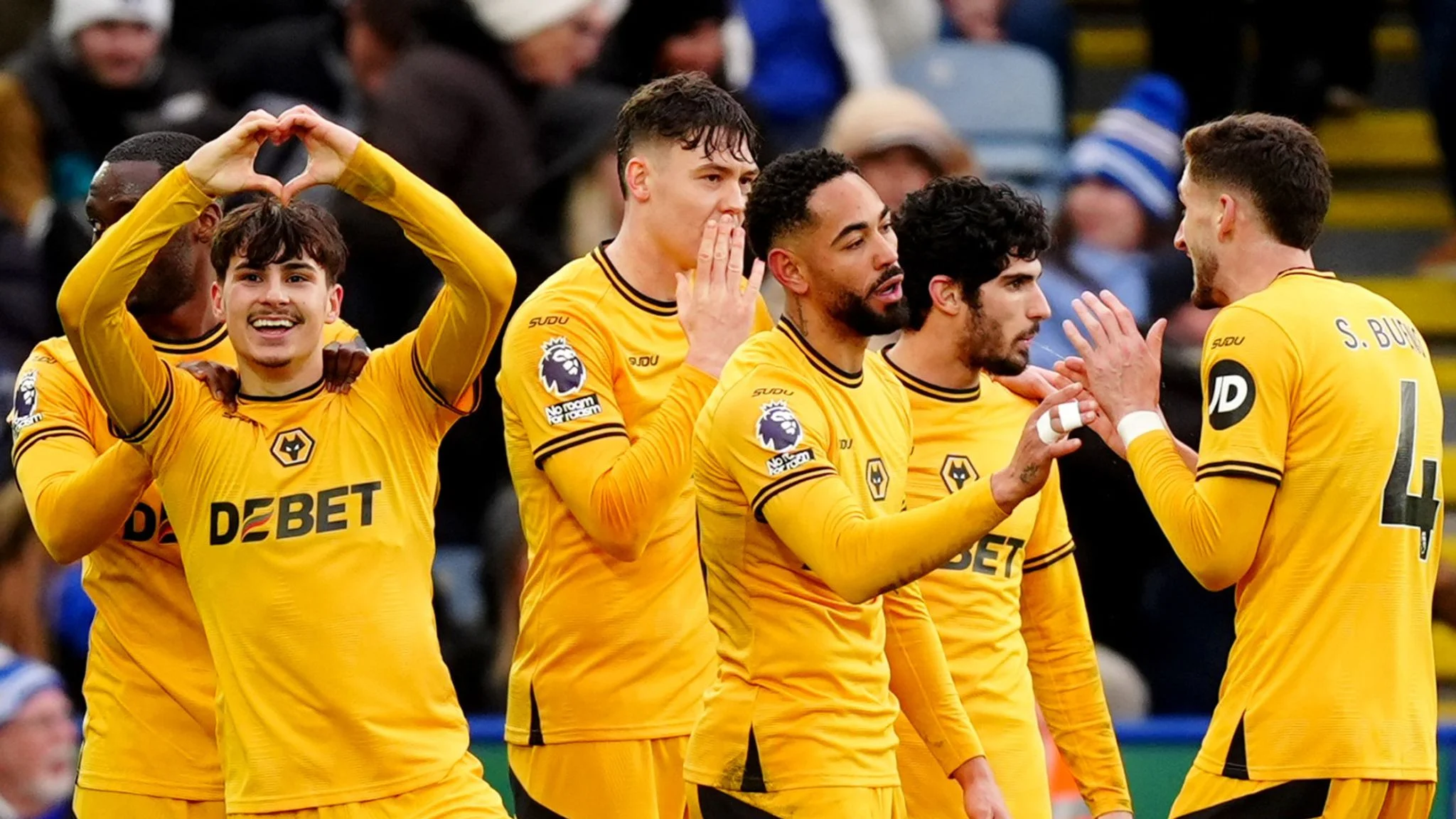 Leicester City 0-3 Wolves: Wolves cruise past Foxes to hand Vitor Pereira dream start