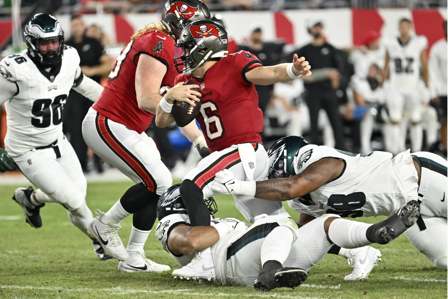 Baker Mayfield's Unbeaten Streak Ends as Bucs Fall to Eagles 25-11