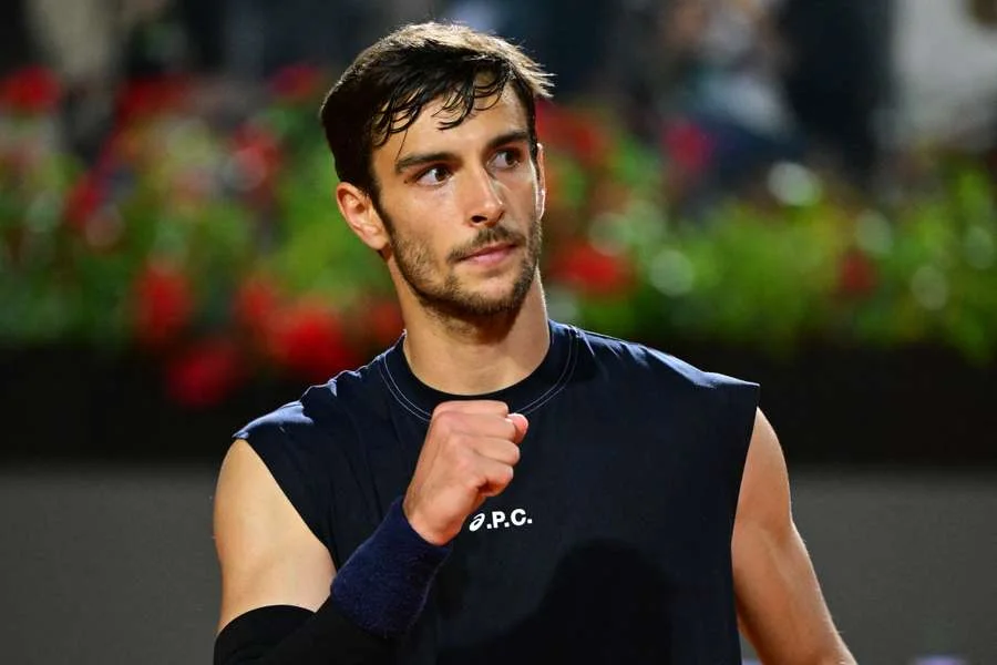 Musetti shocks defending champion Zverev to set up Rome semi-final clash with Alcaraz