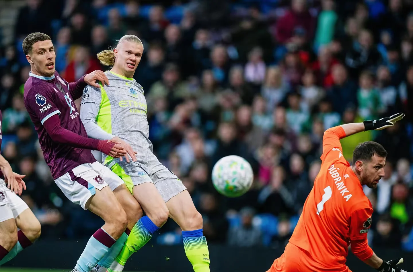 Haaland fires Manchester City top of Premier League table