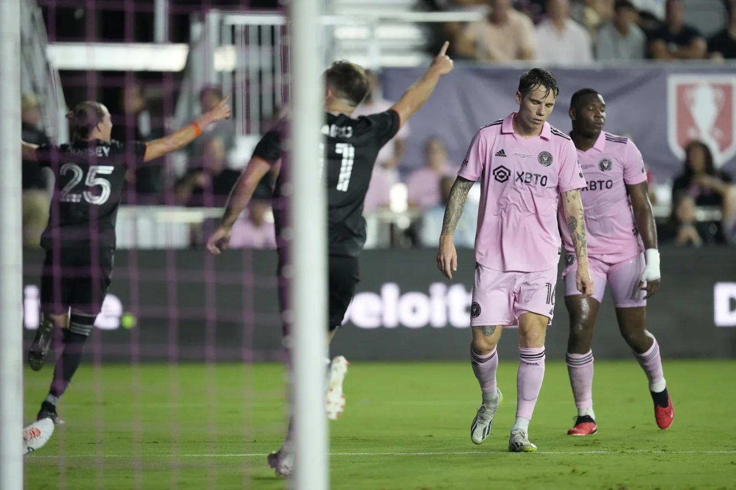 Houston Dynamo Triumph 2-1 Over Messi-Less Inter Miami to Claim U.S. Open Cup