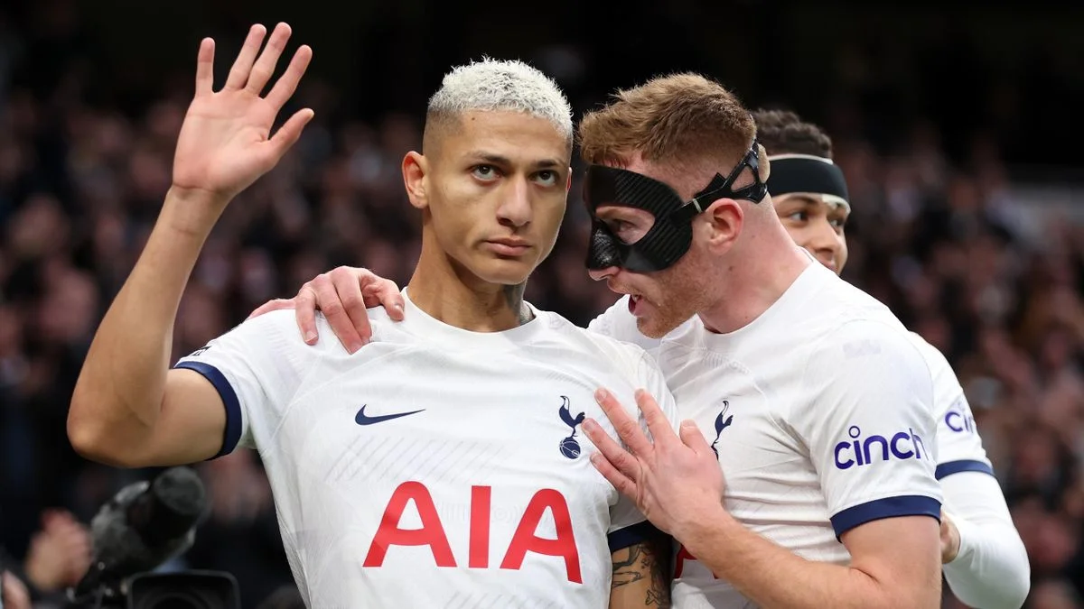 Tottenham 2-1 Everton: Richarlison haunts former club as Spurs claim narrow win to go fourth