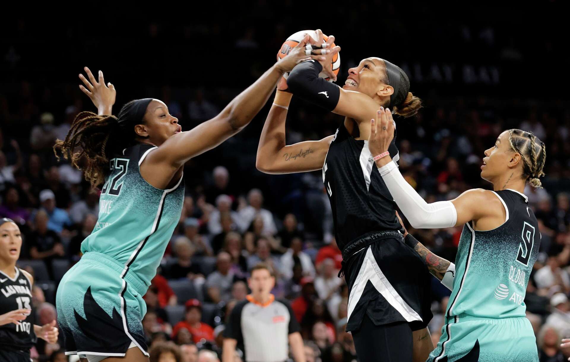 Aces edge Liberty 83-77 as Jewell Loyd’s hot hand fuels fifth straight win