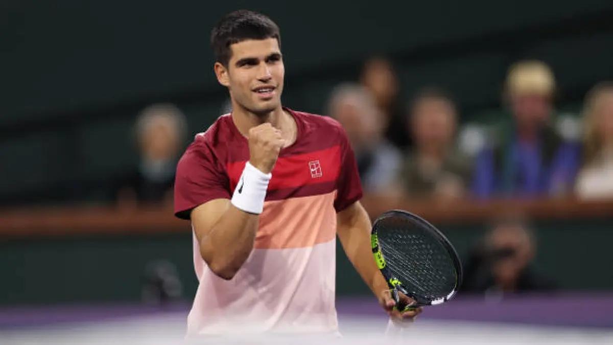 Carlos Alcaraz dominates Dimitrov to keep Indian Wells 'three-peat' hopes alive