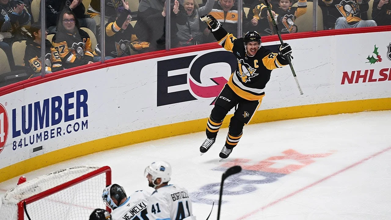 NHL roundup: Sidney Crosby joins 600-goal club, Stützle reaches 100 career points