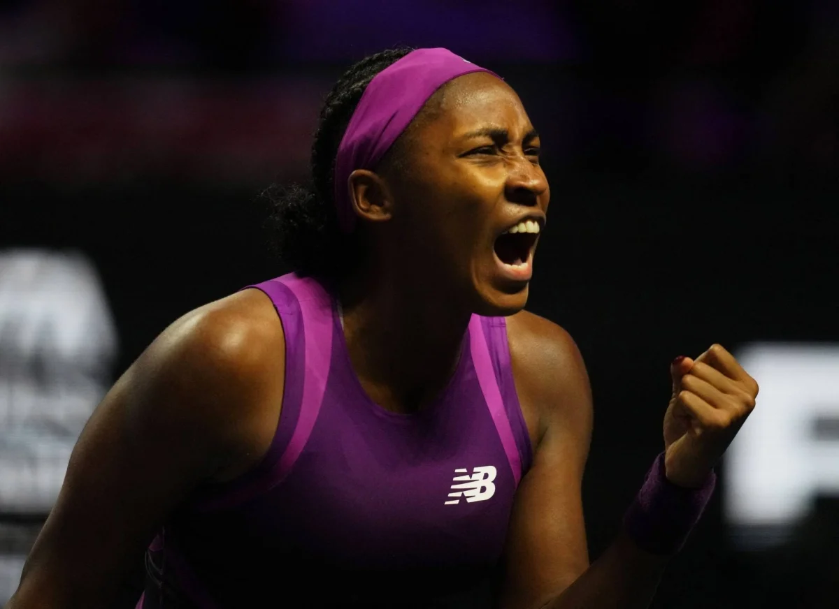 WTA Finals: Coco Gauff beats Swiatek to reach semifinals