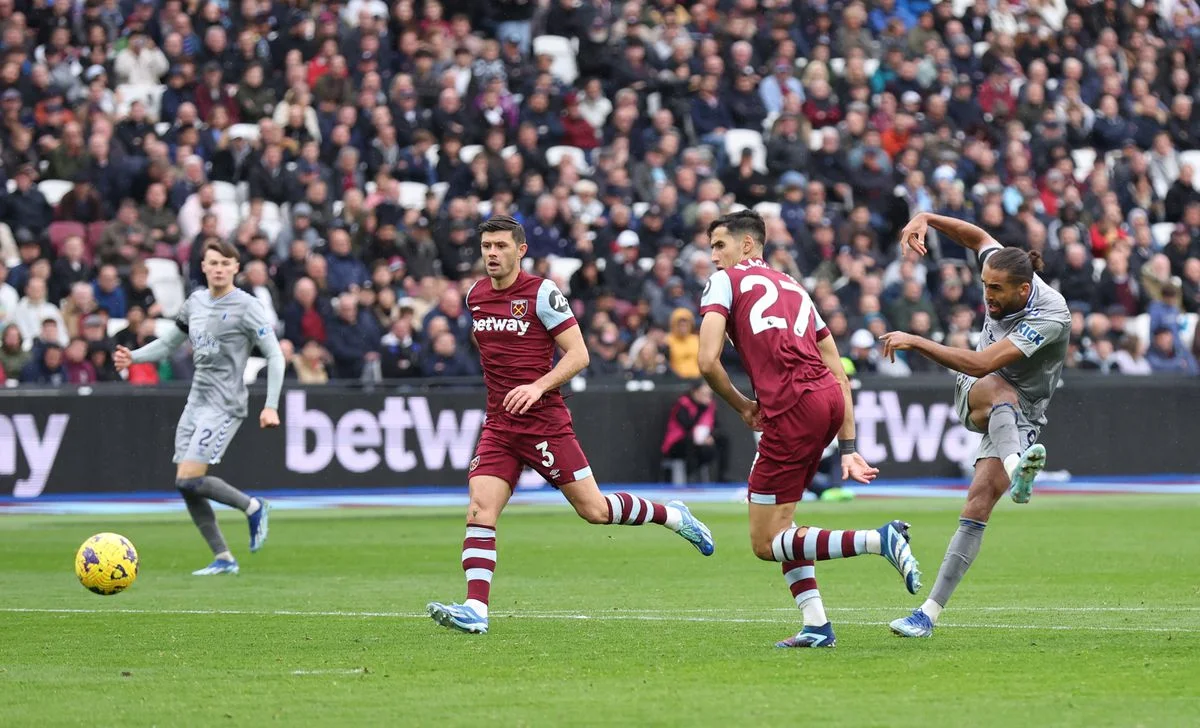 Dominic Calvert-Lewin second-half strike fires Everton to narrow win at West Ham on landmark day
