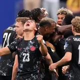 Stephen Eustáquio fires Canada into World Cup last 16