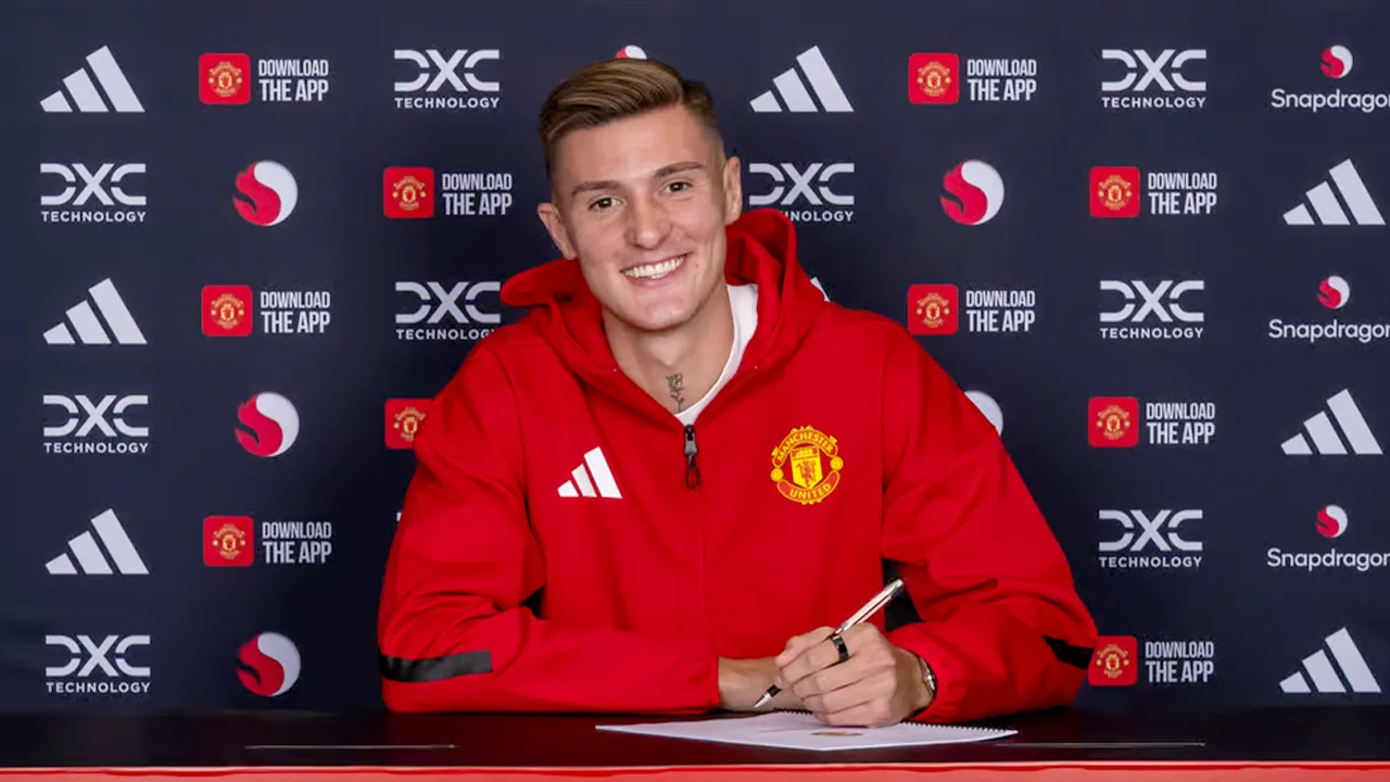 Manchester United complete signing of Benjamin Sesko from RB Leipzig