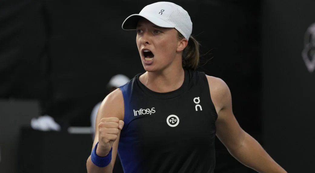Swiatek wins back-to-back WTA Player of the Year