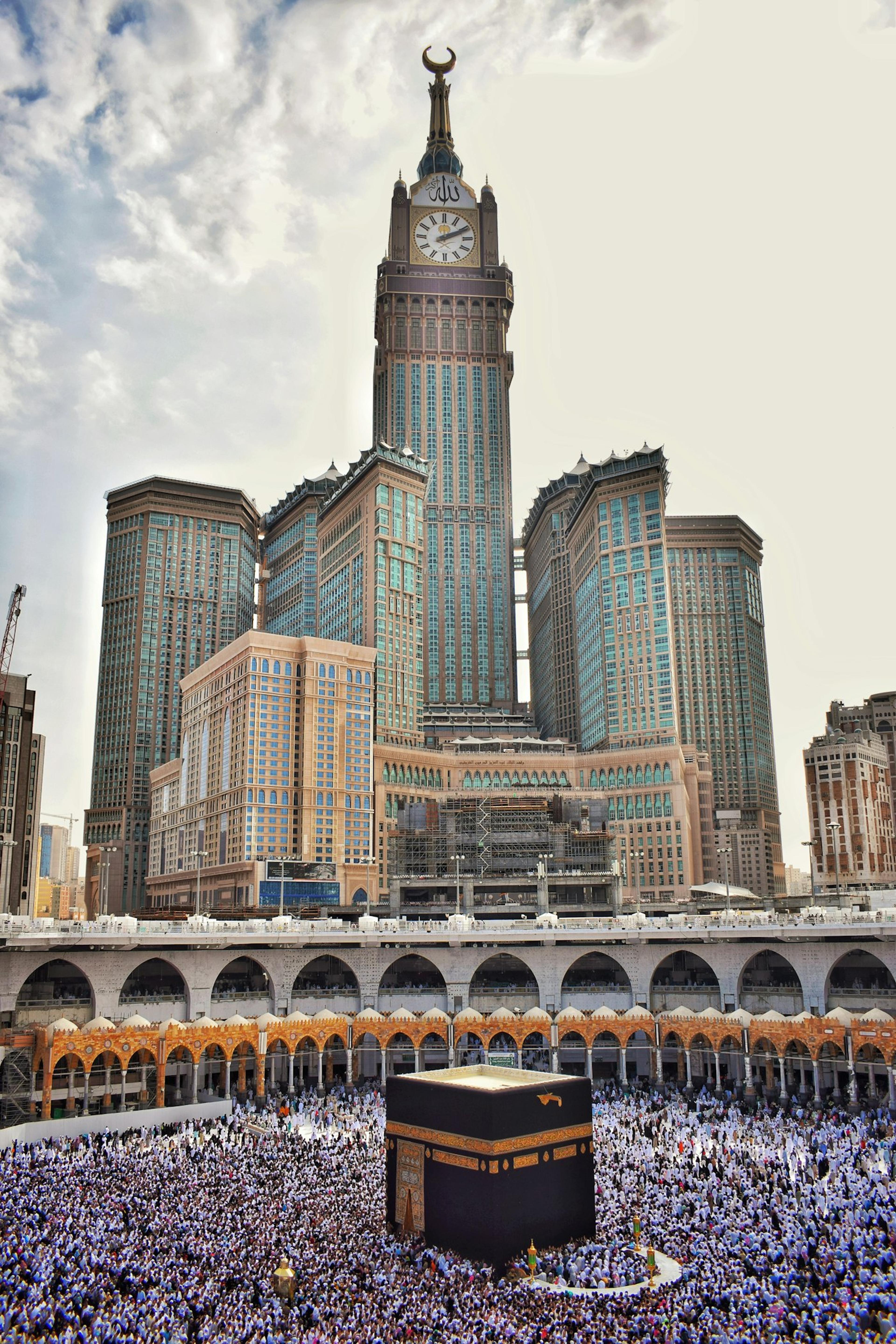Masjidil Haram dan menara jam Makkah