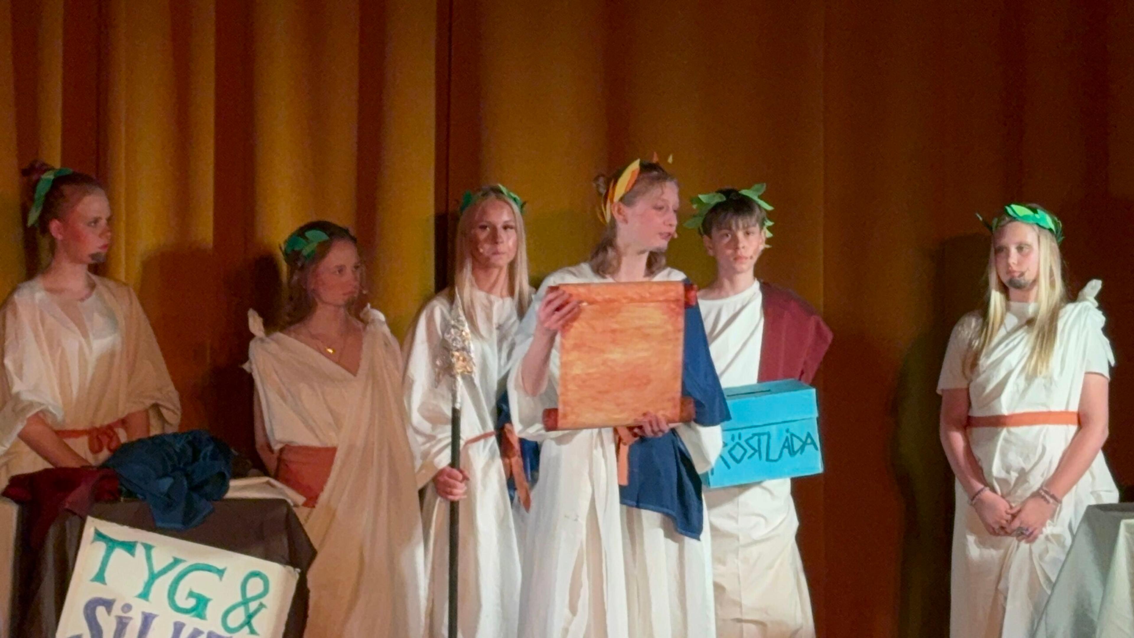Teatergrupp på Entréskolan