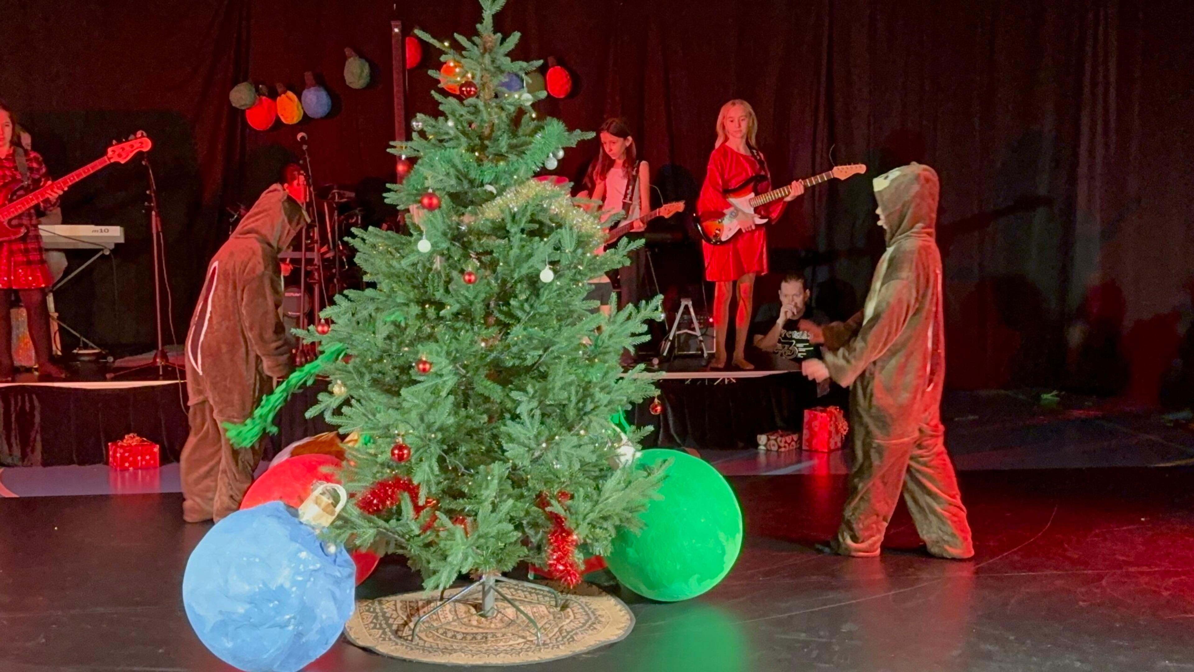 Bild från föreställningen Kalles jul