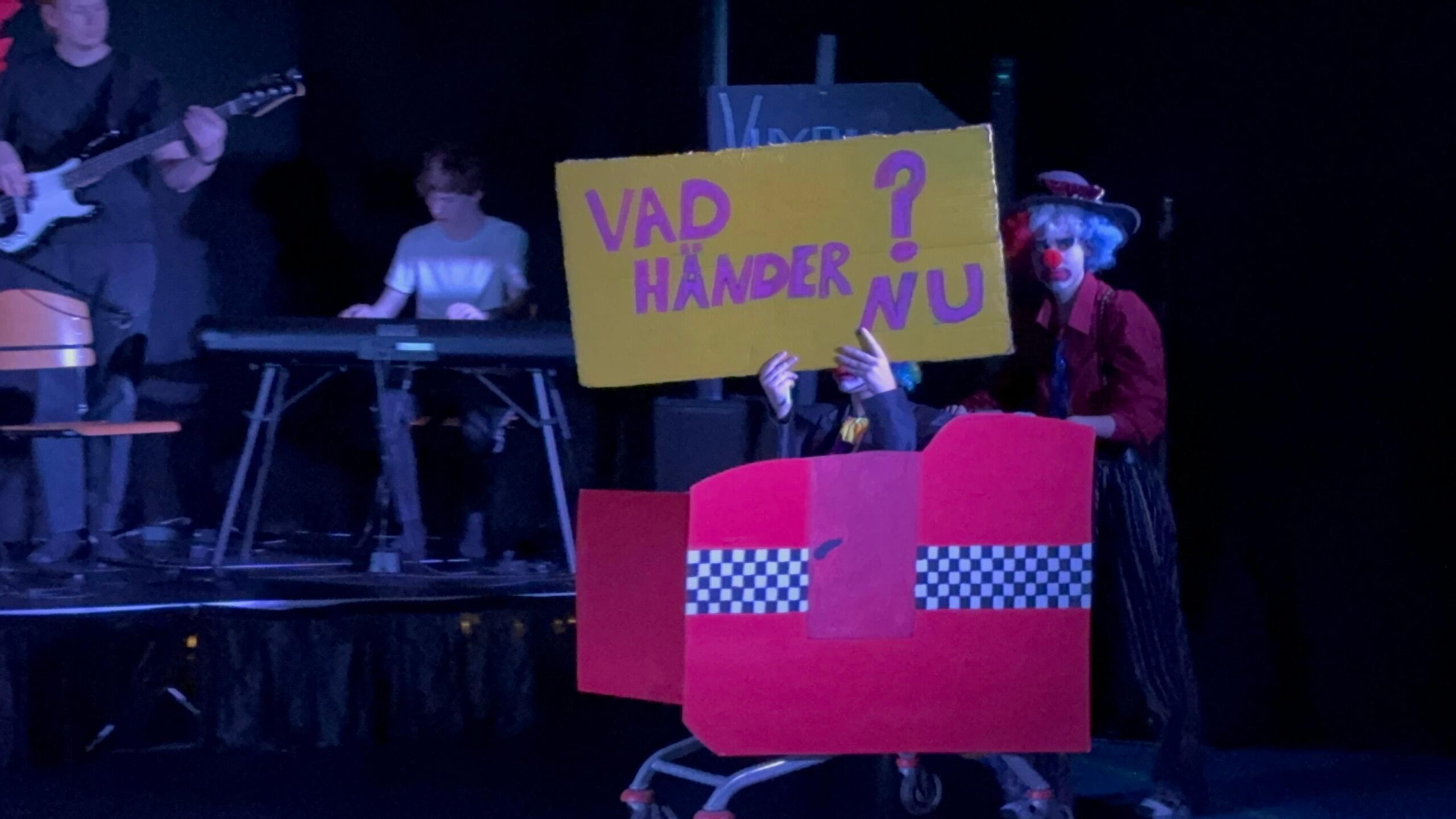 Bild från föreställningen Livets berg- och dalbana