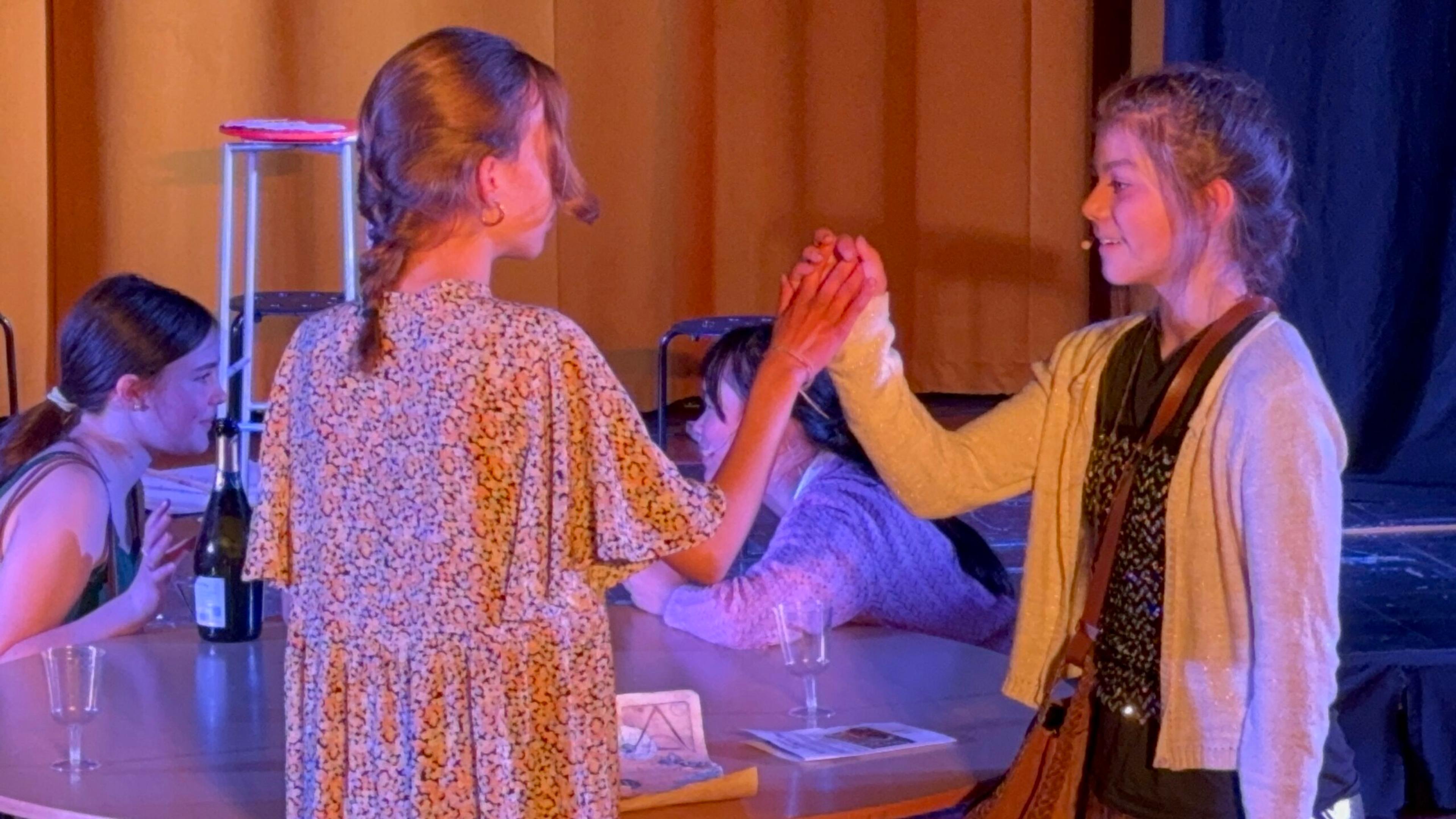 Teatergrupp på Entréskolan