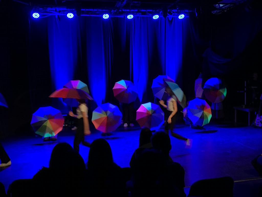 Bild från föreställningen Mary Poppins