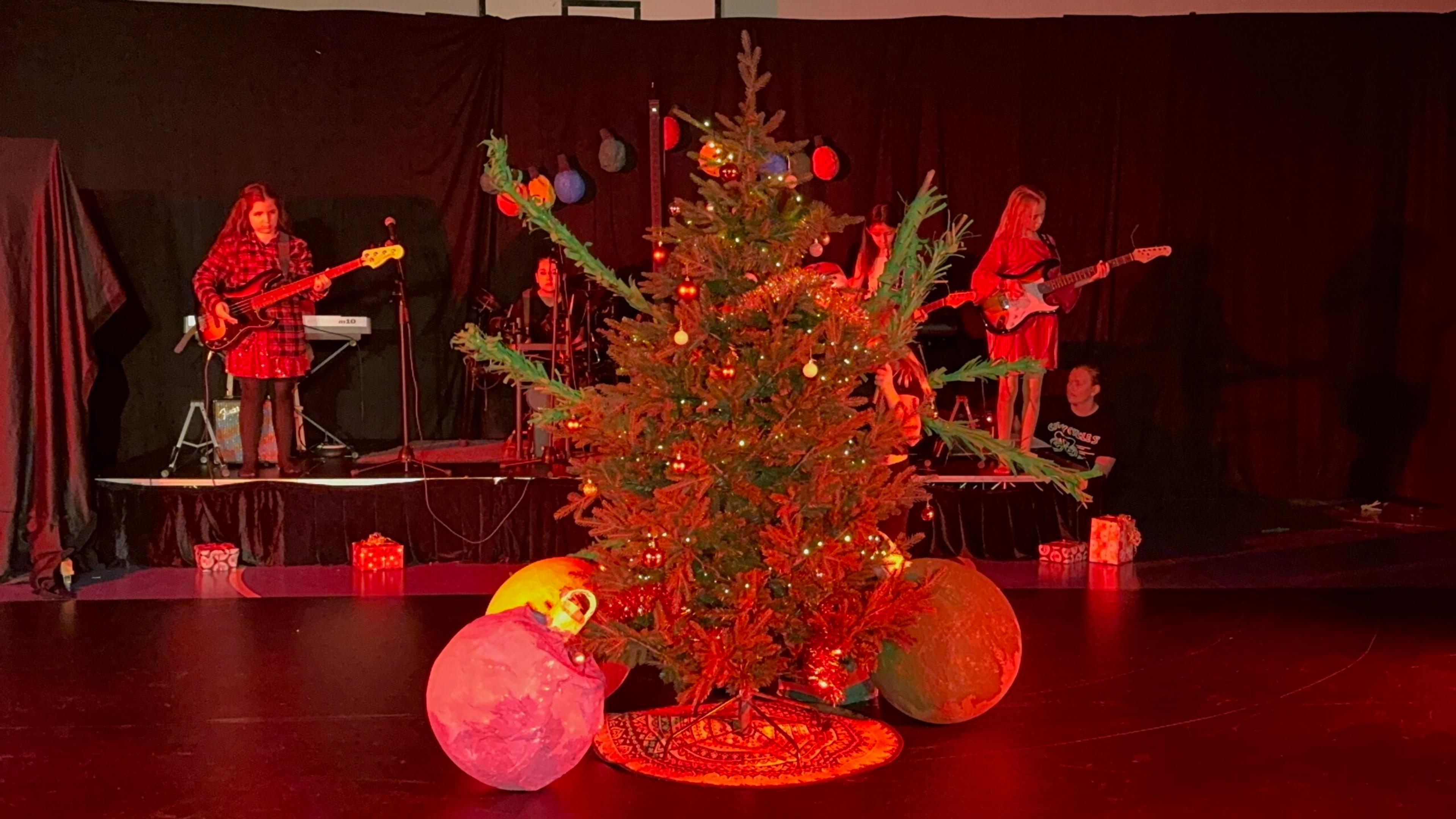 Bild från föreställningen Kalles jul