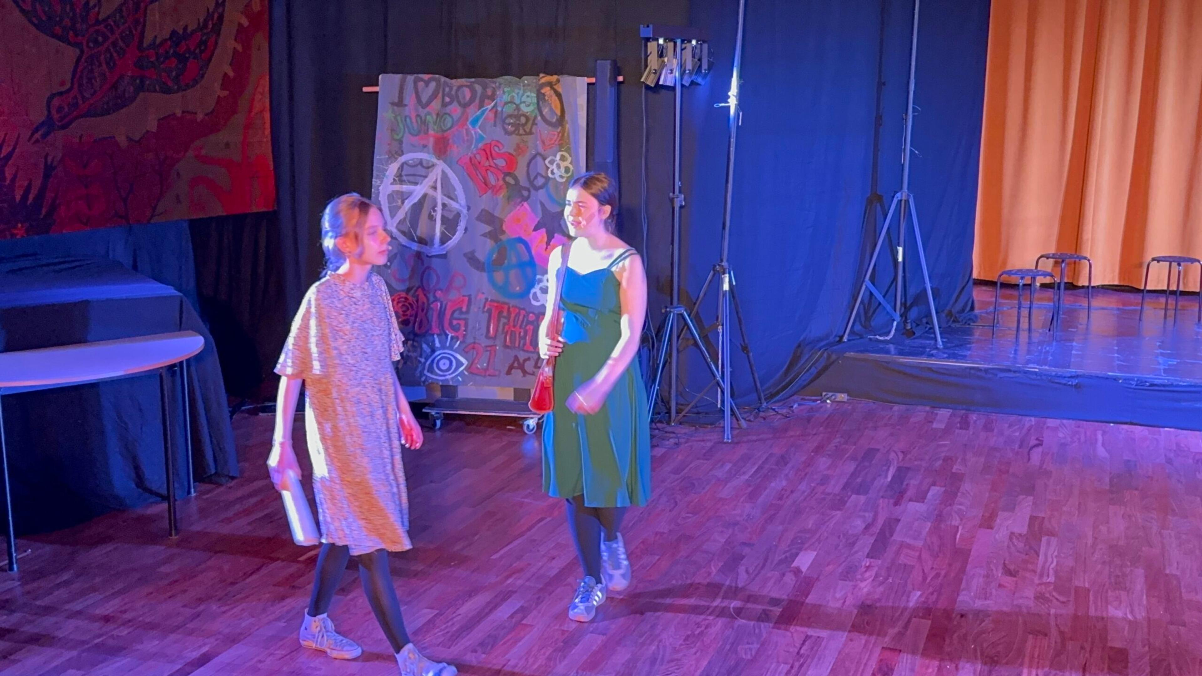 Teatergrupp på Entréskolan