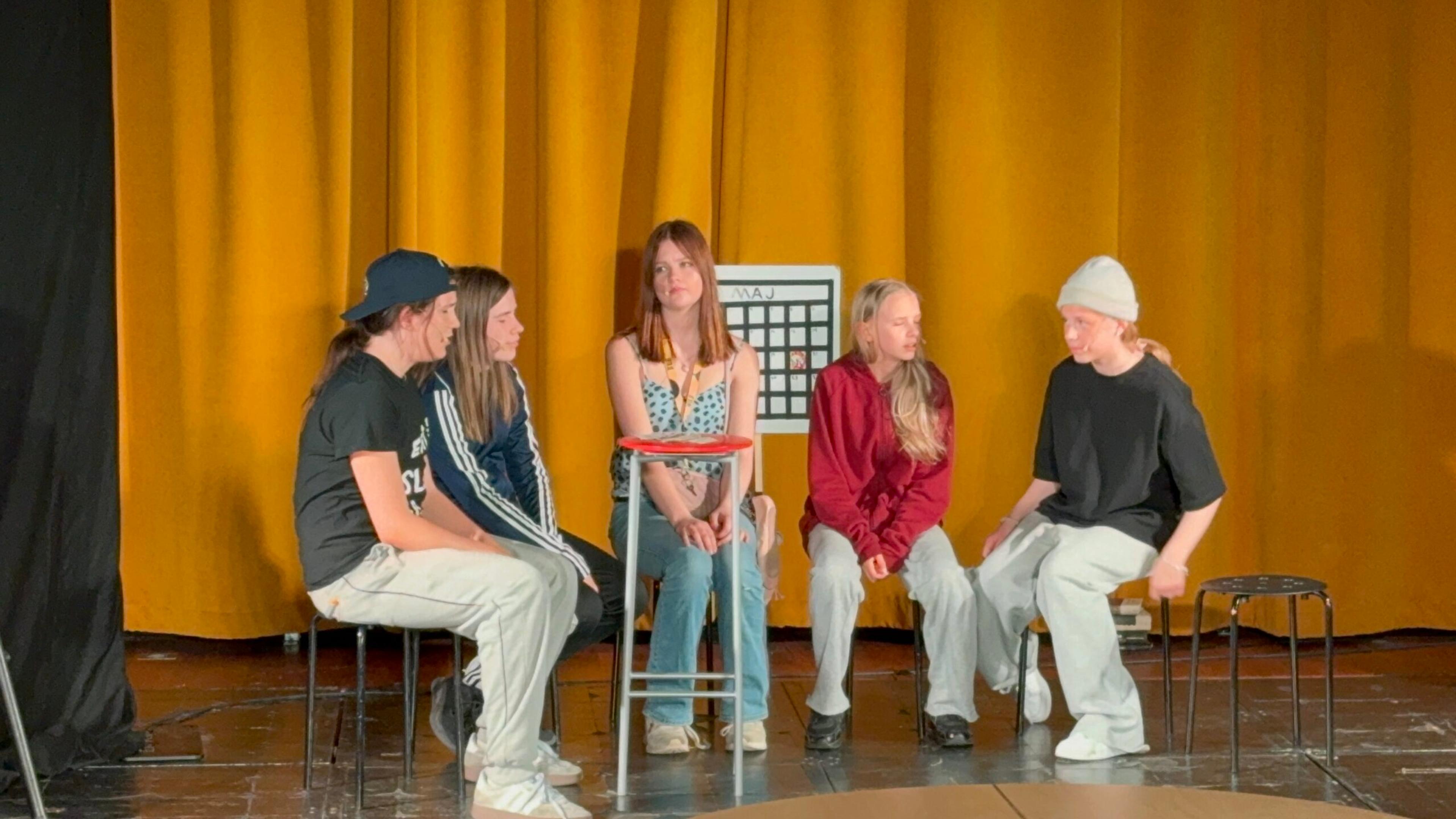 Teatergrupp på Entréskolan
