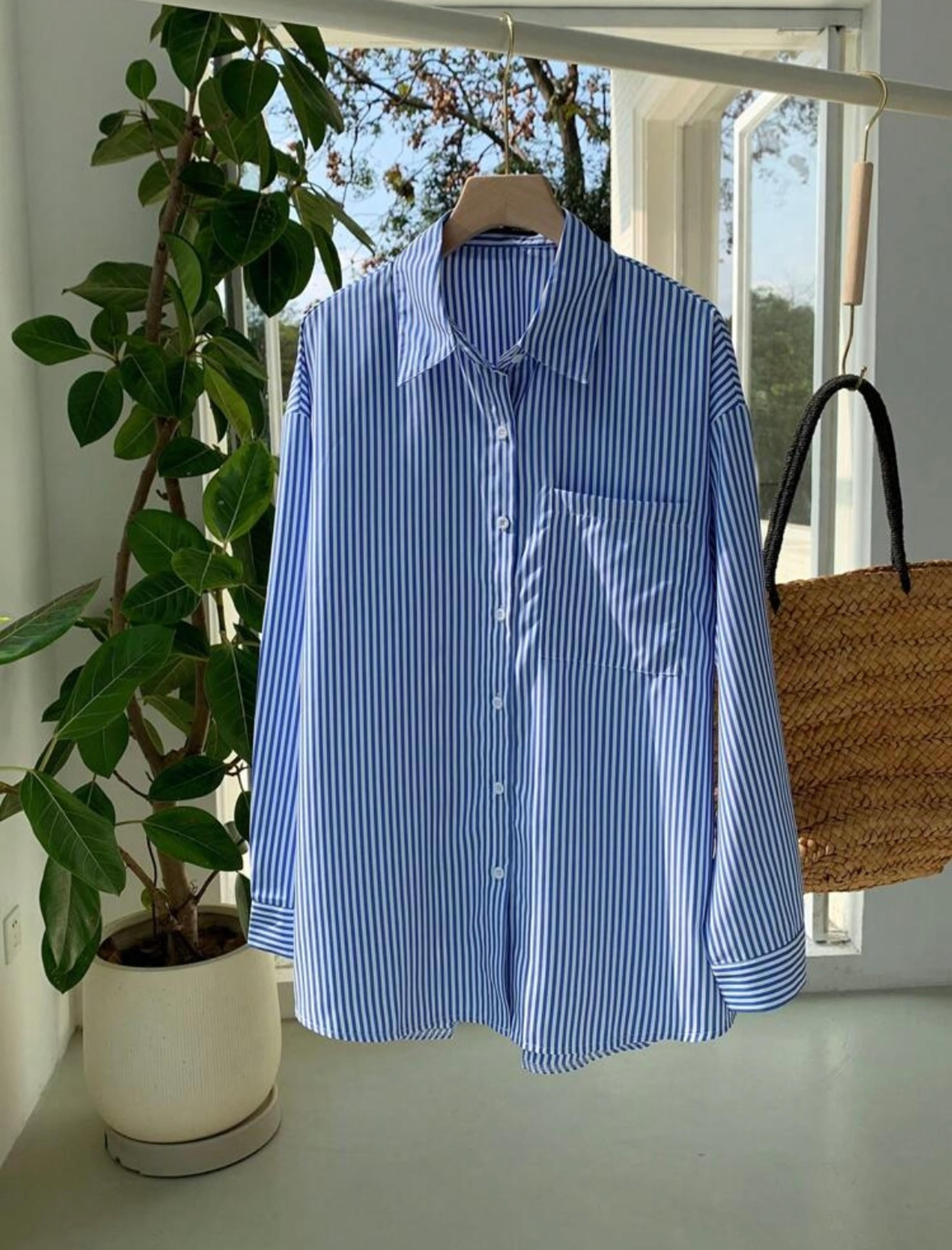 Camisa de botones y rayas casual  vista 2