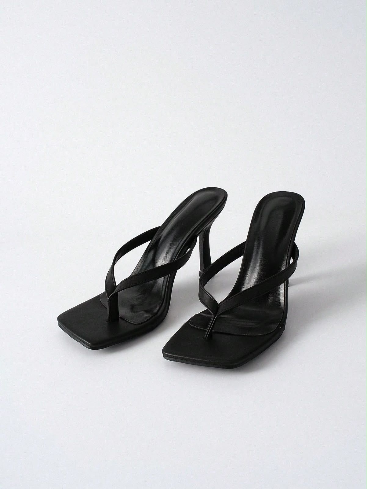 Tacones negros